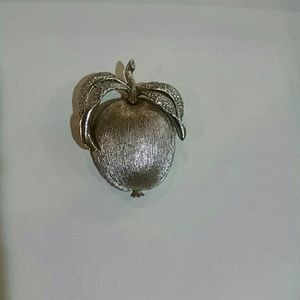 Original Sara Coventry brooch